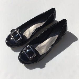 Nine West Crystals Black patent leather shoe